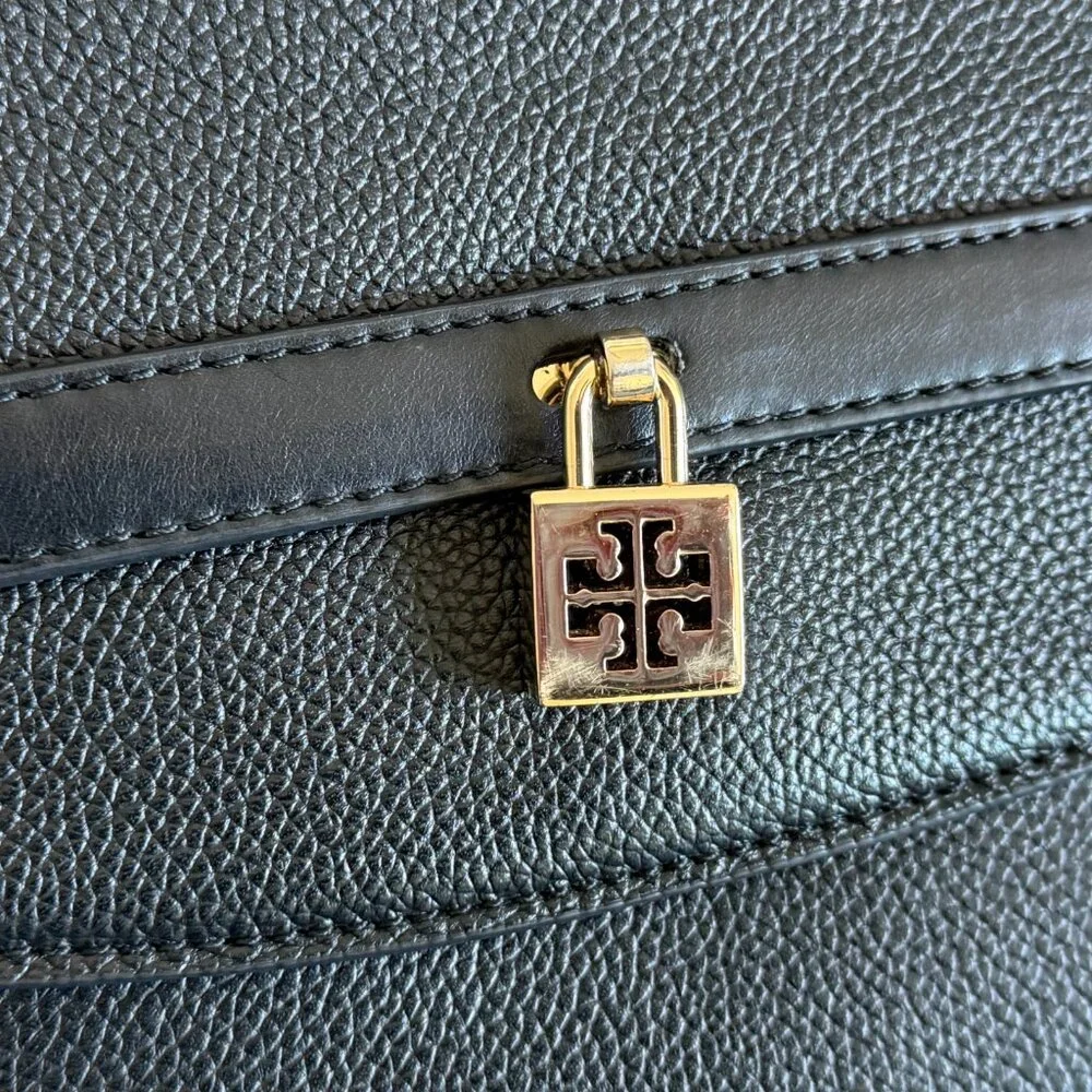 Tory Burch’s classic leather equestrian-inspired style black crossbody bag - Picture 3 of 11
